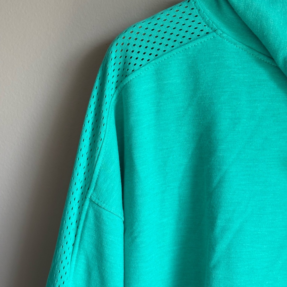 NWT Under Armour Women’s Cowl Neck Pullover Sweatshirt Green Size M - Picture 2 of 8